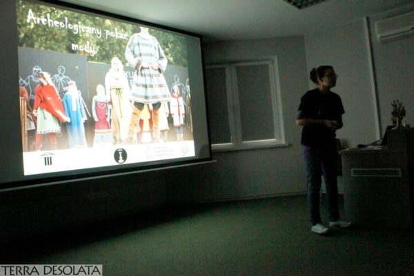 Prezentacja "Archeologiczny pokaz mody"