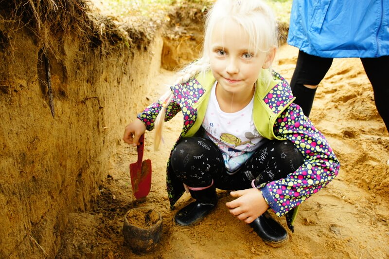 „Wakacje z archeologią” w SP w Nawiadach (2018)