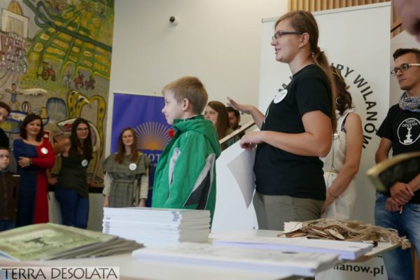 Radzi początek gry Początek gry i wprowadzenie Moniki