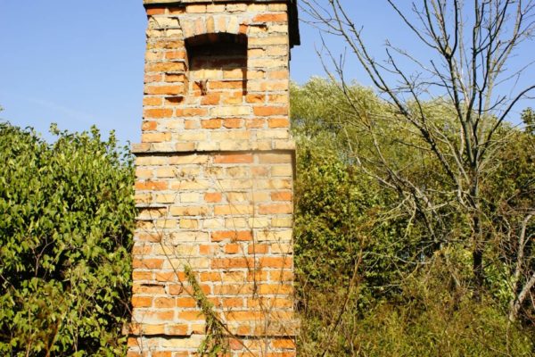 kapliczka na grodzisku w Grzebsku kapliczka na grodzisku w Grzebsku