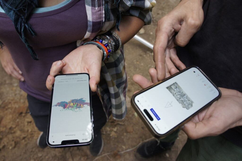 porównanie skanów na telefonach