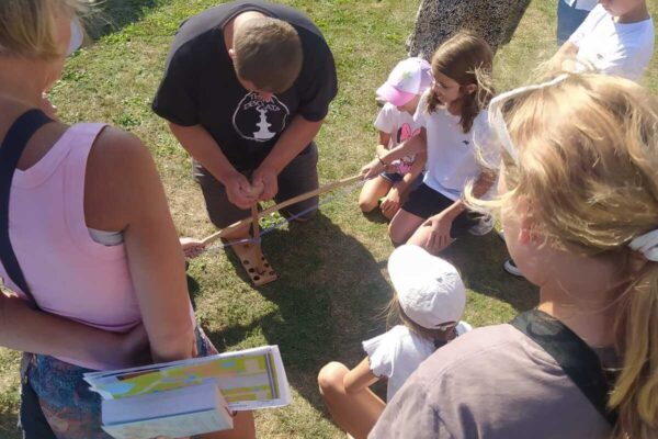h Piotr pokazuje, jak działa średniowieczna wiertarka