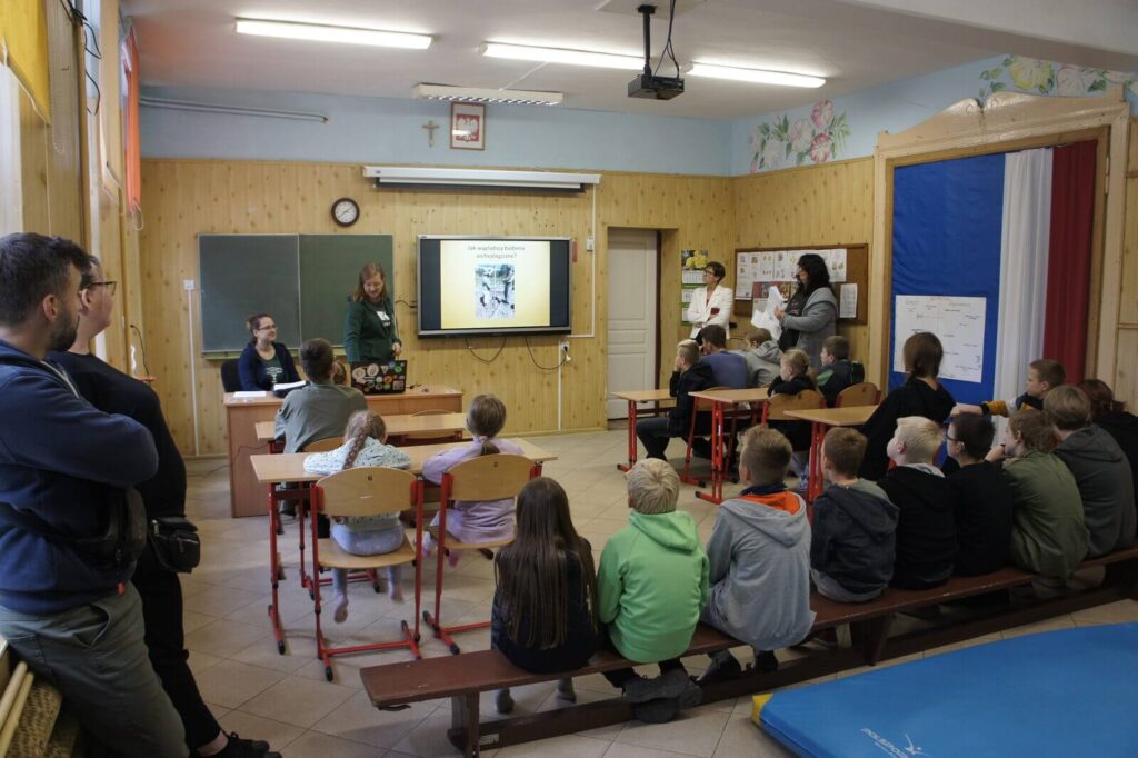 Trwa wykład przed grą